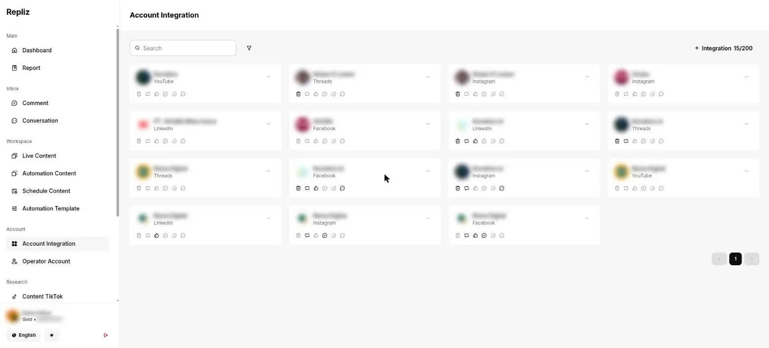Halaman Account Integration di Repliz dengan daftar akun Instagram dan Facebook; nama dan foto akun diburamkan