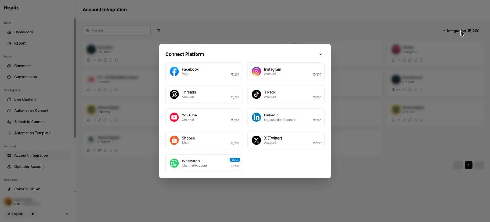 Jendela Connect Platform di Repliz dengan pilihan Facebook, Instagram, dan platform lain; nama akun di latar diburamkan