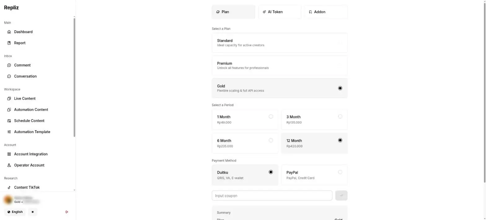 Halaman Upgrade di Repliz dengan tab Plan, paket Gold terpilih, pilihan periode, dan metode pembayaran; nama dan foto akun diburamkan
