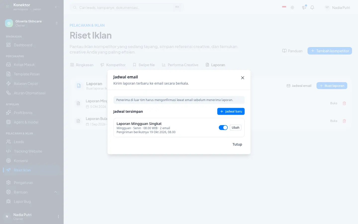 Dialog Jadwal email dengan jadwal mingguan tersimpan dan sakelar aktif